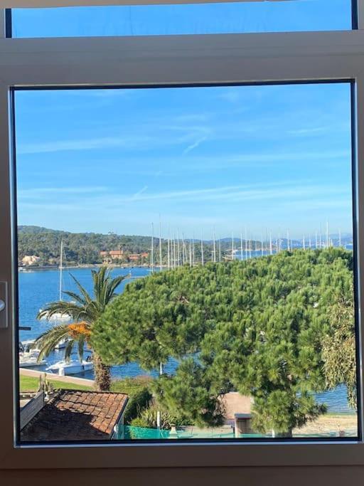 Ile De Porquerolles : T3 Climatise Vue Mer Exterior photo